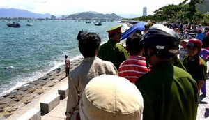 Đôi nam nữ buộc chặt nhau chết dưới biển Nha Trang