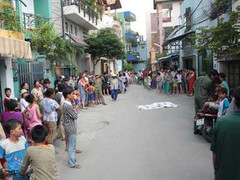 Nợ nần, hai vợ chồng già ôm nhau tự vẫn