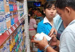 Sữa tăng giá, đắt như hàng xa xỉ