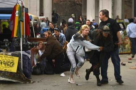 Nổ súng ở lễ hội, hàng chục ngàn người Mỹ hoảng loạn