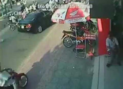 Kinh hoàng ô tô 'điên' cán chết người