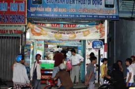 Xông vào cửa hàng cướp iphone táo tợn