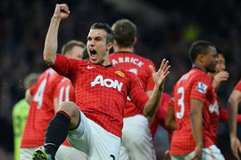 Van Persie lập hat-trick, MU vô địch sớm 4 vòng