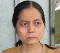 Uống hết thuốc, cô gái xinh đẹp lại hoá bà lão