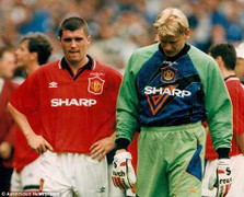 Peter Schmeichel: Đánh Roy Kean, khiến Sir Alex sợ hãi