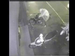 Trộm bẻ khoá xe máy trong vài giây