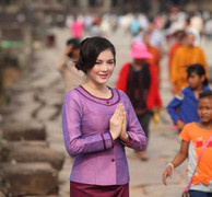 Lý Nhã Kỳ được ví Angelina, Đan Trường cát-xê khủng