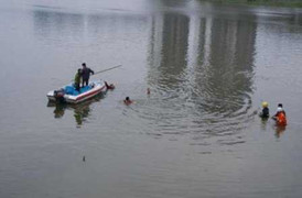 Tắm sông Hồng, 2 học sinh lớp 8 chết thảm