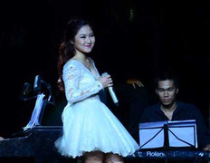 Hương Tràm úp mở chuyện gọt cằm, yêu Bùi Anh Tuấn