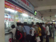 TP.HCM: Người dân ùn ùn rời thành phố