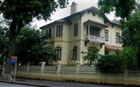 Giá thuê biệt thự cổ, 1 tháng bằng chiếc ô tô