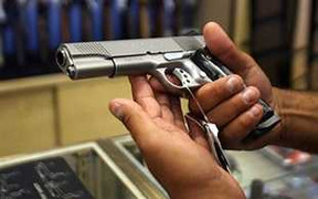 'Nữ quái' nổ súng thanh toán lẫn nhau