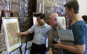 Khách quốc tế thích thú khám phá Hoàng Sa