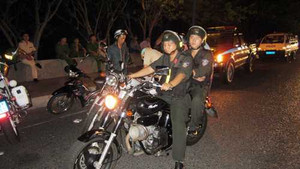 Thuê ô tô chở “xế độ” xuống Vũng Tàu... dạo mát