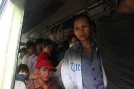 Xem cảnh người dân vật vã về Sài Gòn