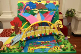 Học sinh tiểu học thi vẽ tranh giúp đỡ trẻ em nghèo