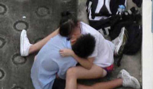 Giật mình nghe teen bàn chuyện làm 'người lớn'