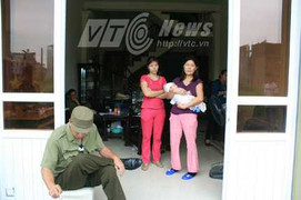 Vì sao vợ chồng sản phụ bị 'côn đồ' hành hung?