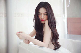 Ngọc Trinh tậu xe 4 tỷ, khuấy lại lùm xùm Phước Sang