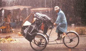 Cuối tuần, lốc và mưa đá đe dọa miền Bắc