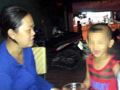 Đau lòng cảnh 'bán sống' trẻ em giữa TP.HCM