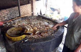 Trung Quốc tiêu thụ 3 triệu tấn 'dầu nước cống' mỗi năm