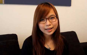 Nữ sinh xinh đẹp tự quay clip 'lên án' Facebook