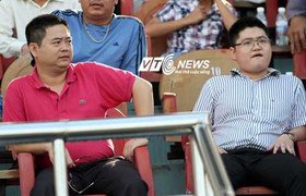 Bầu 8x ngày về quê: Đánh siêu xe đi ăn chè!