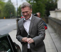 Bài học đầu tiên dành cho David Moyes
