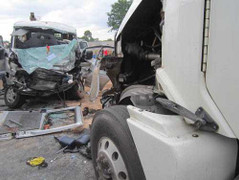 Ảnh: Vụ tai nạn thảm khốc khiến 7 người thiệt mạng