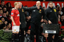 Theo chân thầy, Scholes rục rịch nghỉ hưu