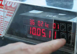 Gắn chip, gian lận cước taxi bằng điện thoại