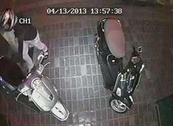 Clip: Móc tiền, Iphone từ cốp xe LX trong 3 giây