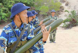 Ảnh: Chiến sĩ hải quân 'tăng tốc' ở Cam Ranh