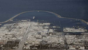 Khám phá 'thị trấn ma' nhô lên mặt nước sau 1/4 thế kỷ