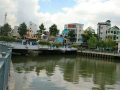 Nam thanh niên nhảy kênh Nhiêu Lộc tự tử