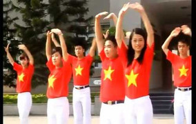 Sinh viên cảnh sát nhảy dân vũ, xếp chữ tặng trường