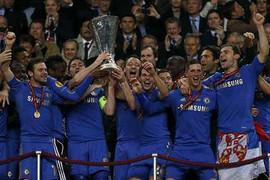 Chelsea nghẹt thở giành Europa League