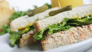Tử vong chỉ vì ăn bánh Sandwich