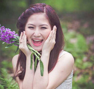 Hương Tràm đẹp tinh khôi trong MV 'Ngại ngùng'