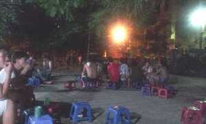 Dân thủ đô vật vã trong đêm nóng nhất 30 năm qua