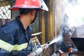 Nổ lớn, lửa ngùn ngụt thiêu rụi xưởng ép dầu