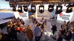 Clip: Hỗn loạn sau 2 phát súng ở liên hoan phim Cannes