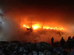 Cháy lớn tại khu công nghiệp Sóng Thần