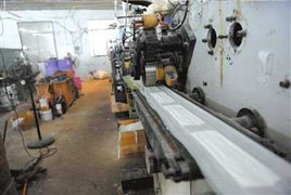 Bên trong lò sản xuất băng vệ sinh nhái thương hiệu lớn