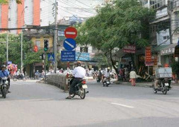 ‘Khai tử’ biển báo lập lờ, 'ép' dân vi phạm