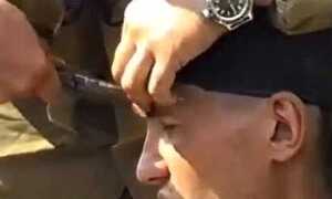 Clip: Biệt kích Nga dính đạn AK không chết?