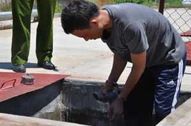 Một cửa hàng bị hút trộm hàng nghìn lít xăng dầu