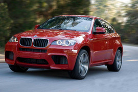 Tên trộm 'vặt đồ' xe BMW trước cửa Công an TP.HCM