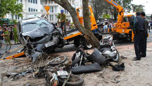 Phó giám đốc Sở gây tai nạn nhận quyết định nghỉ hưu